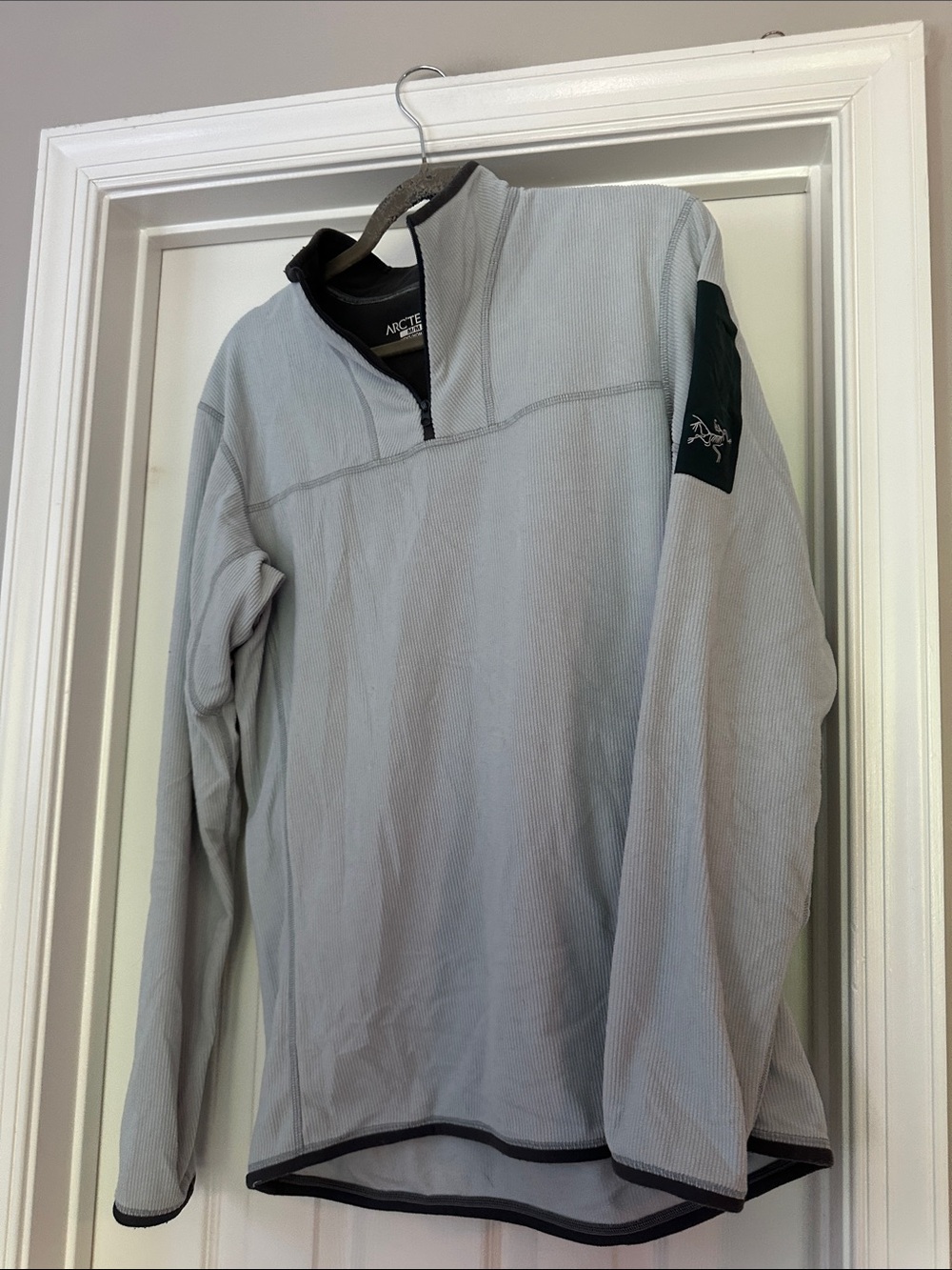 ARC’TERYX 1/4 zip lightweight fleece pullover